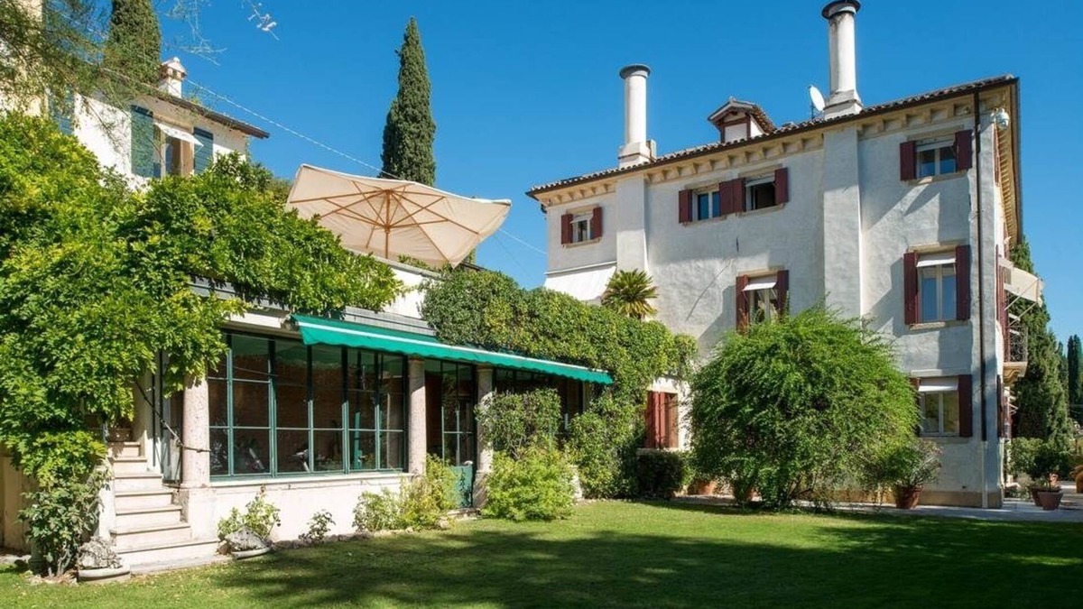 Asolo Villa | holiday vacation large villa rental italy, veneto, asolo, near venice, pool, view, air conditioning, internet wi-fi, mai