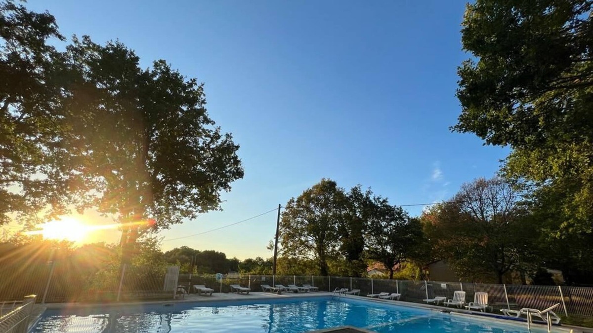 Saint-Aubin-de-Nabirat Apartment | holiday village gîte 5 places