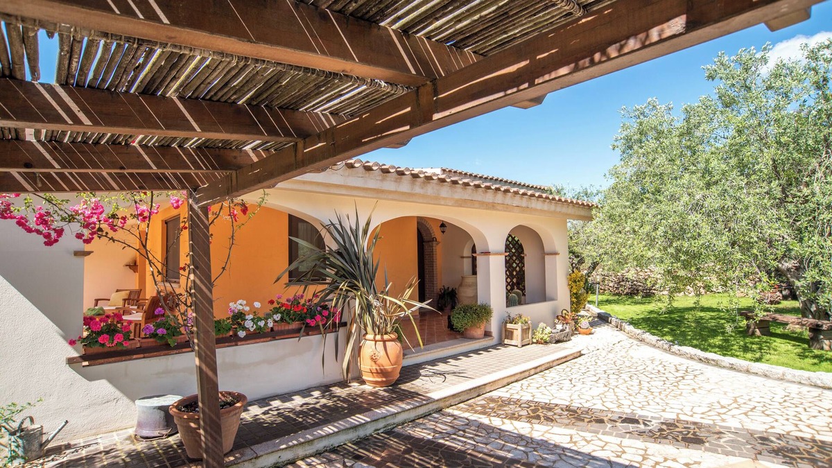 Orosei Villa | Holiday Villa "Frau" with Wi-Fi, Air Condition and Terrace