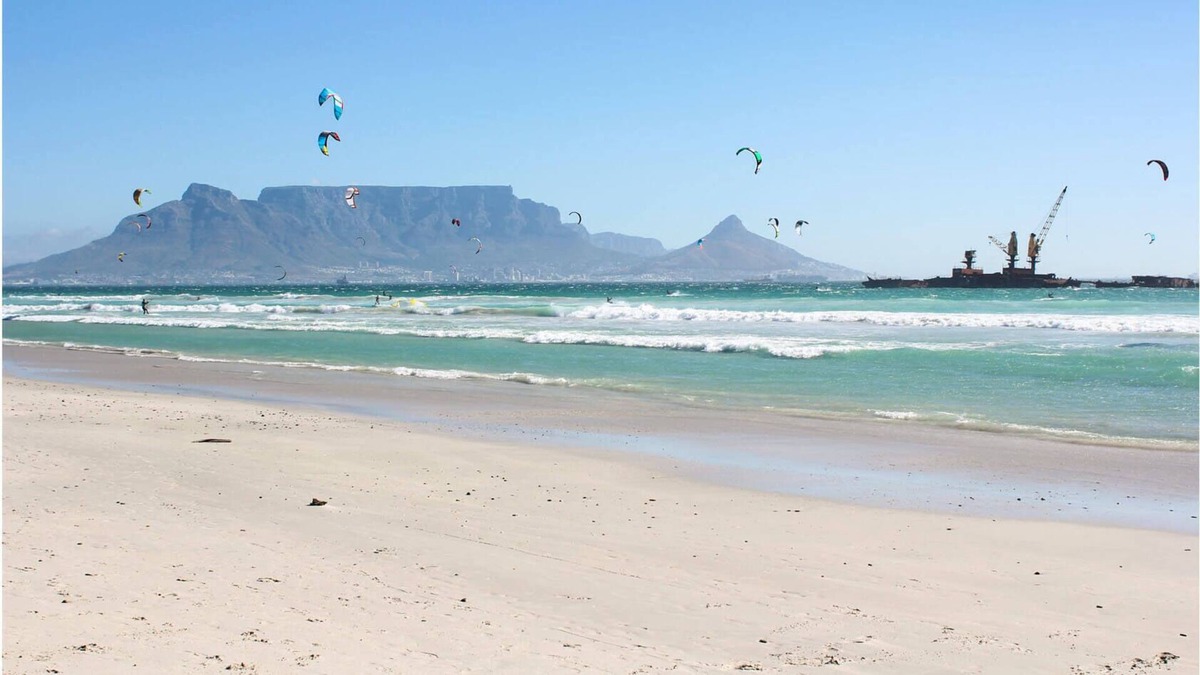 Blouberg Rise Villa | Holiday Villa in Blouberg Close to Kite Surfing Beach for 6 People