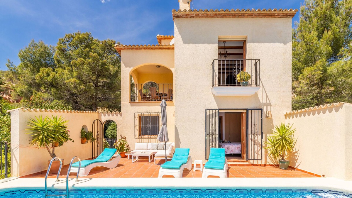 Adsubia Villa | Holiday Villa Near Denia with Mountain View, Pool & Wi-Fi