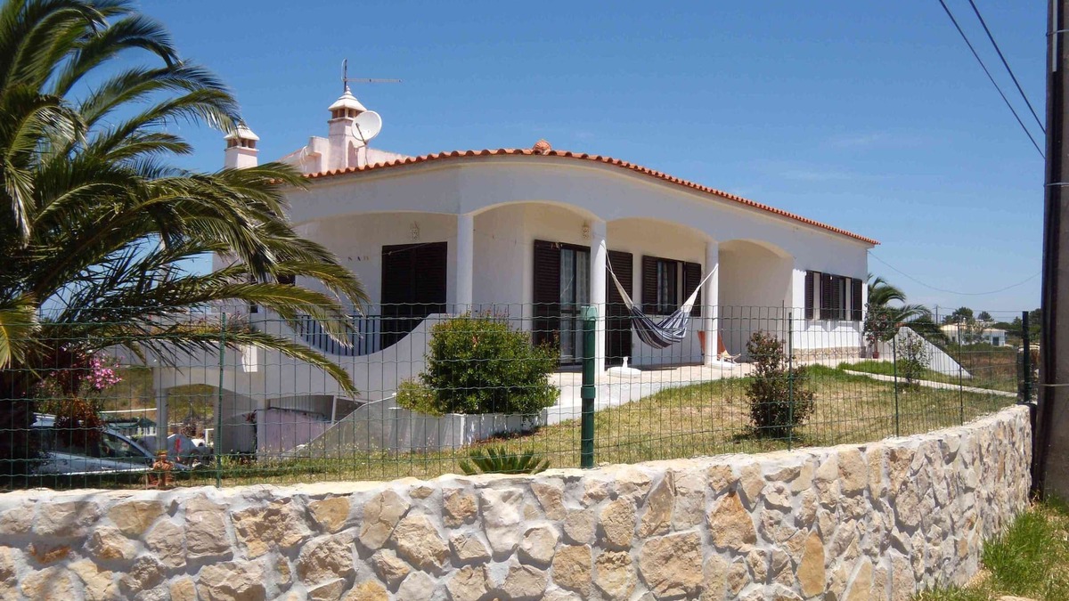 Aljezur Villa | Holiday villa near top beaches
