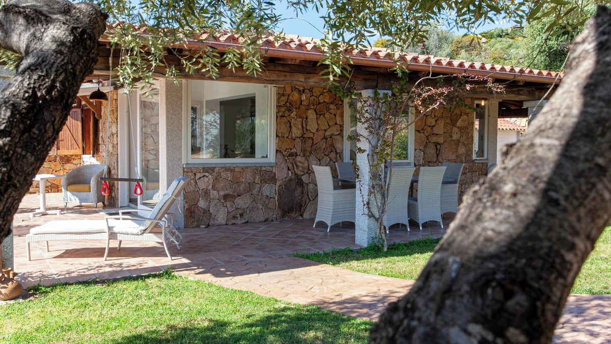 Luddui Villa | Holiday Villa "Risveglio Con Alba" with Sea View, Garden & Terrace