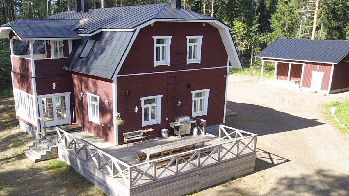 Outokumpu Villa | Holiday Villa Tuomarniemi by the lake
