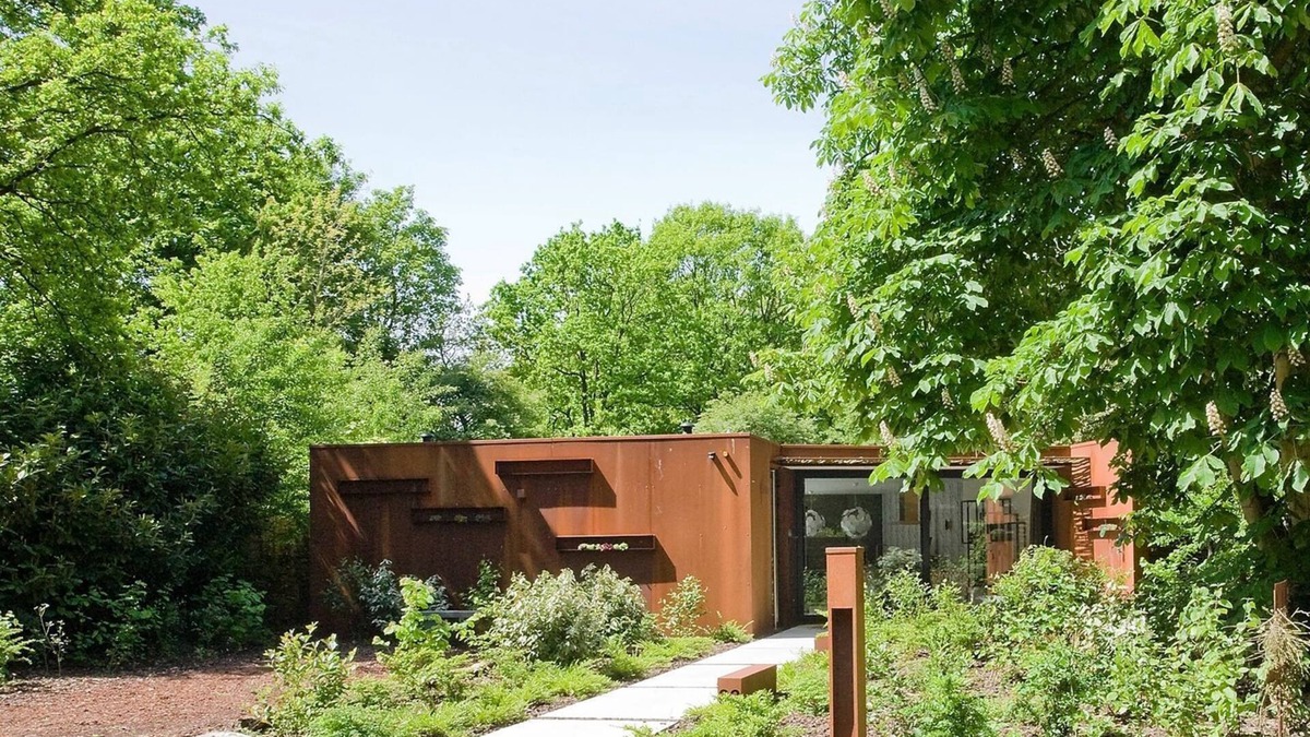 Den Hout House | Holiday villa with modern furnishings on the Bergvliet estate, near Breda. Golf, wellness, and Burgundian coziness.