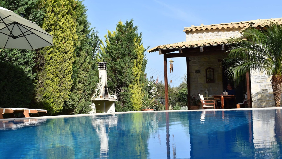 Viannos Villa | holiday villa with private pool and garden