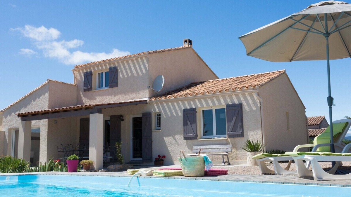 Beaufort Villa | Holiday villa with swimming pool near the sea