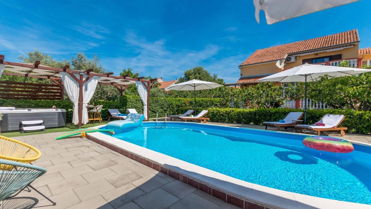 Polaca House | Holiday Villa with swimmingpool at Polaca, near Biograd on sea