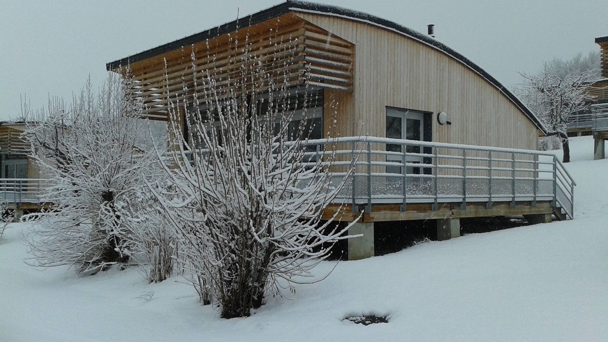 Menet Ski Chalet | HOLIDAY VILLAGE OF LAKE MENET/FACING THE LAKE OF 14 HECTARES