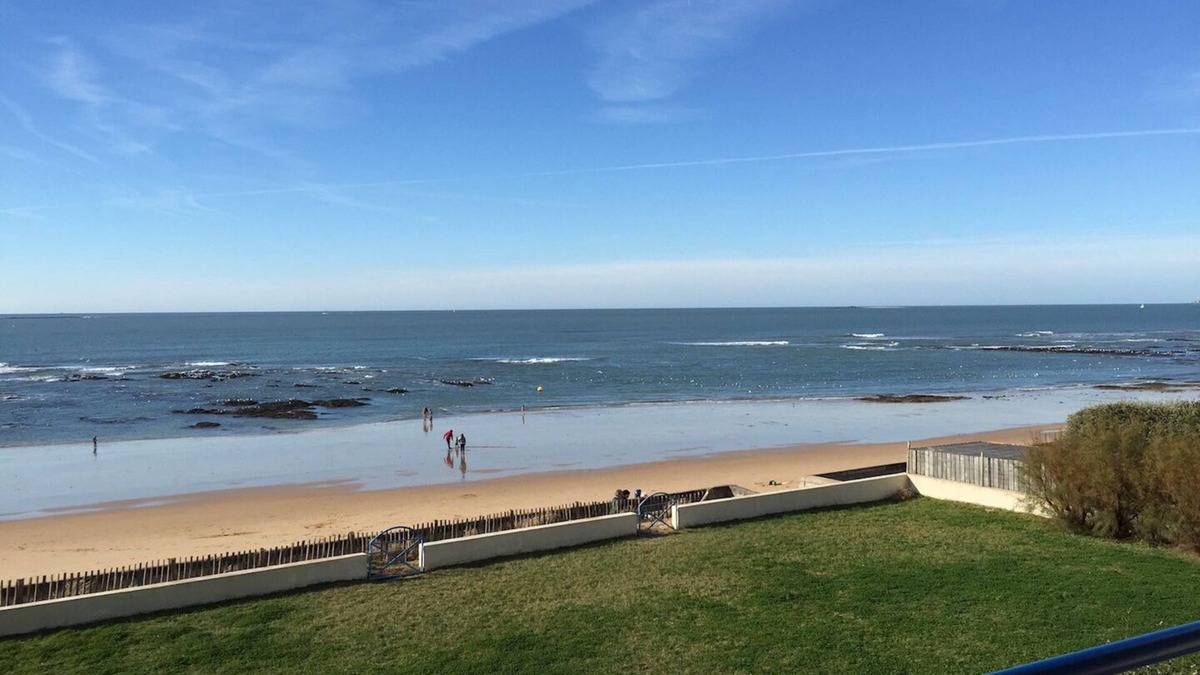 Pornichet Apartment | Holidays feet in the water. Direct access to the beach. high-speed Internet