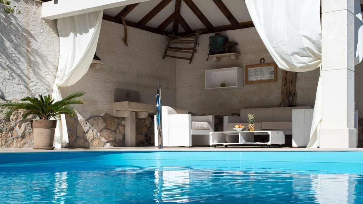 Selca Villa | Holidays for the soul (private heated pool)