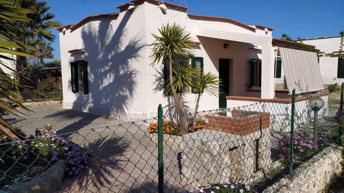Chiesiola Villa | Holidays in Villino n ° 1 Giovanna DISANTI, immersed in the green at VIeste in GARGANO