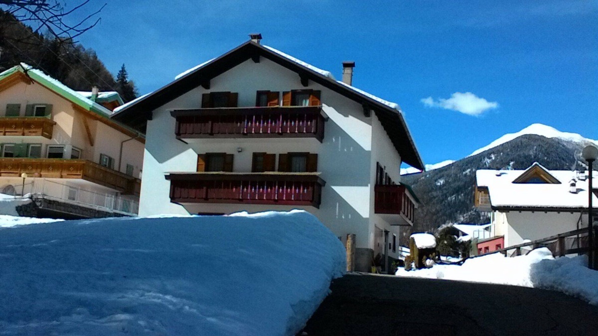 Pellizzano Apartment | Holidays Mountain skiing