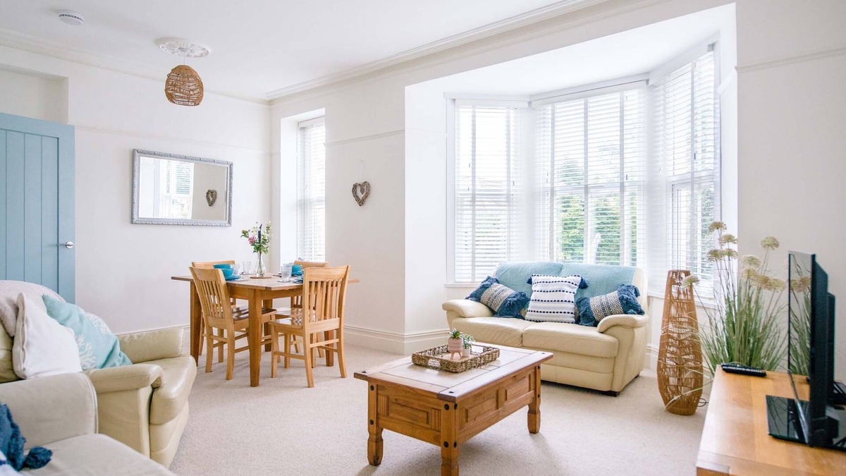 Porthcawl Apartment | Holidays, visiting family, work, golf, surfing
