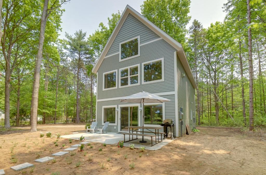 Holland House | Holland Home with Fire Pit Walk to Lake Michigan!