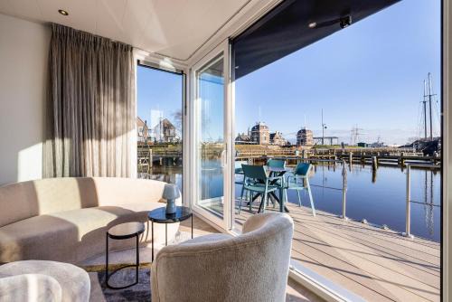 Lemmer Boat Rental | Holland Houseboat Lemmer