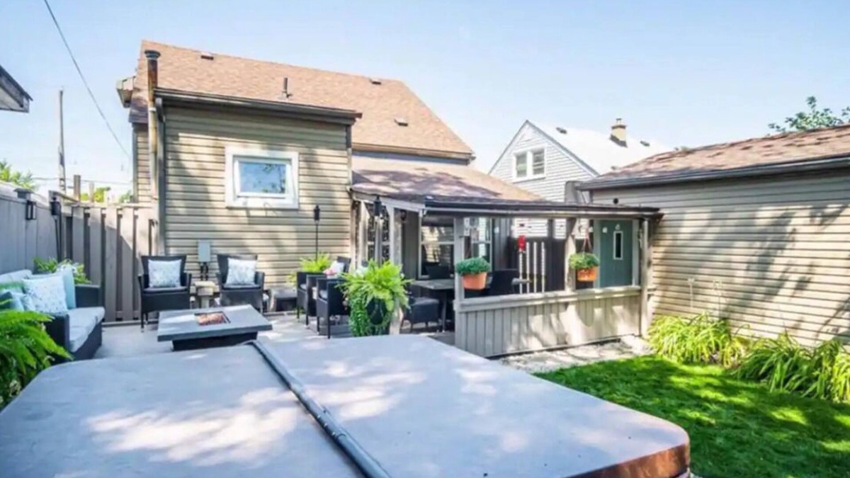 Hamilton House | Holliday Oasis w/Hot Tub!