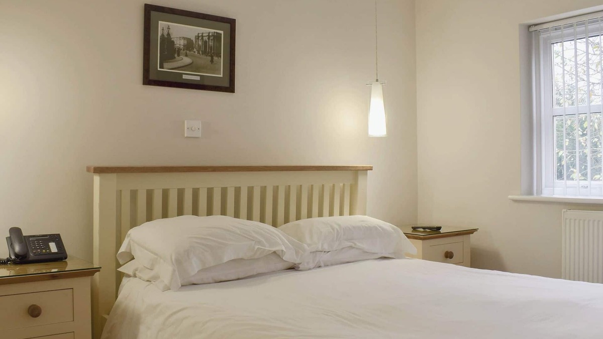 Norton Sub Hamdon Cottage | Hollies Cottage 5 - UKC4521