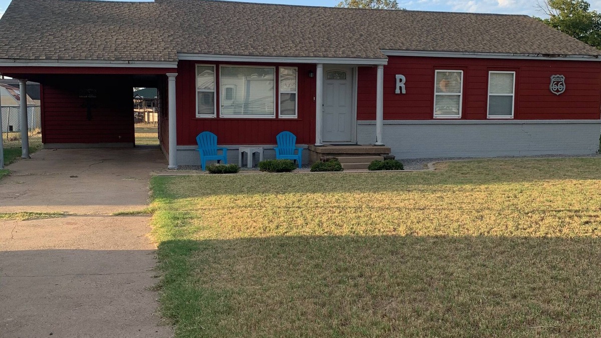 Hollis House | Hollis Hideout Guest House