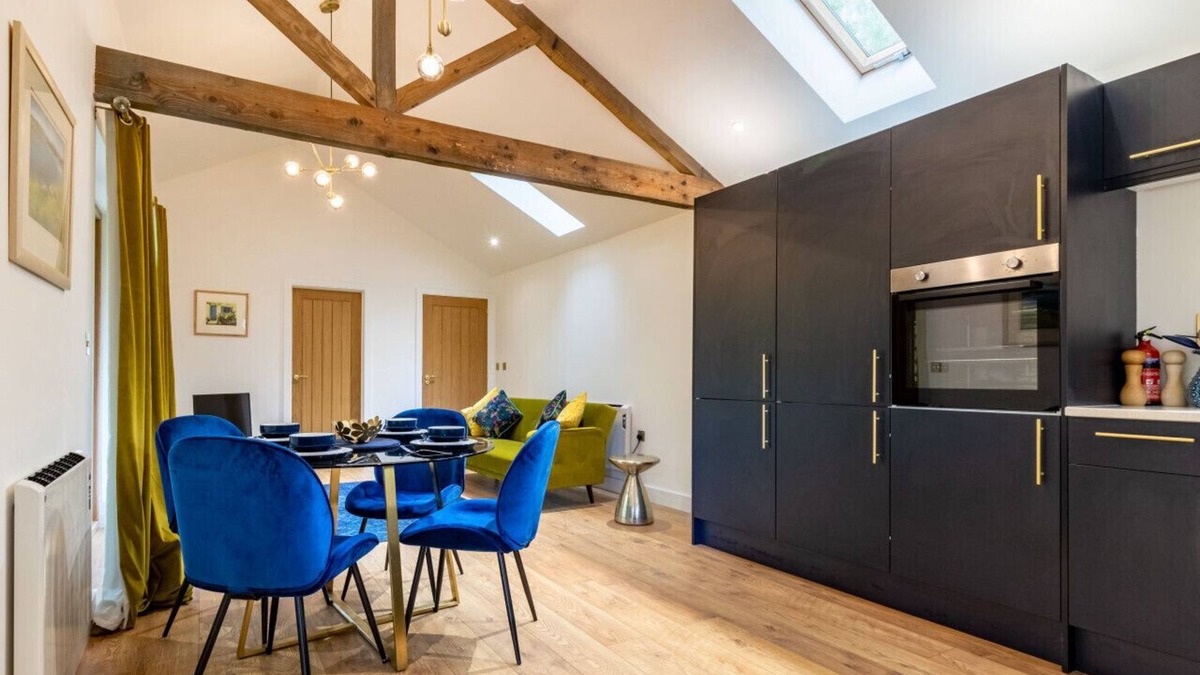 Stoke Holy Cross House | Holly Barn - One Bedroom House, Sleeps 2