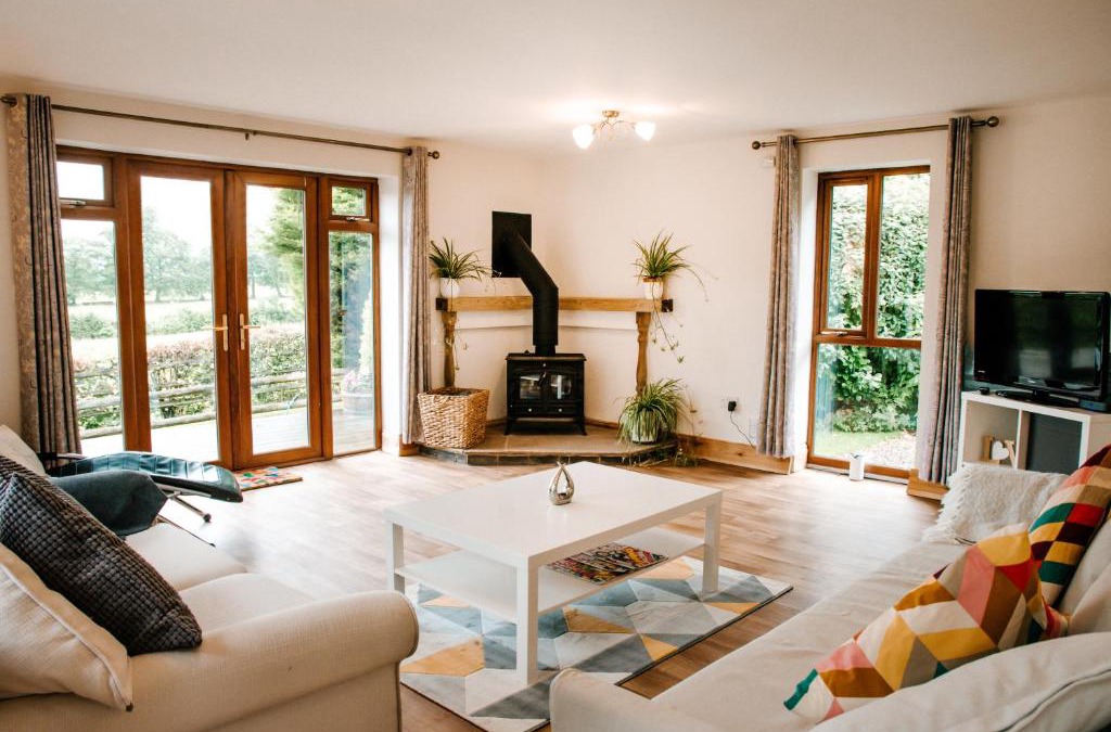 Boraston House | Holly Cottage, 2 bed house, sleeps 6