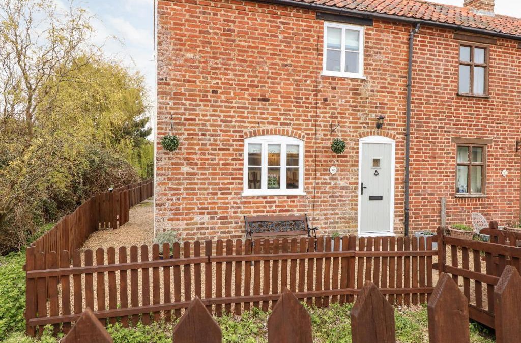 Sea Palling House | Holly Cottage