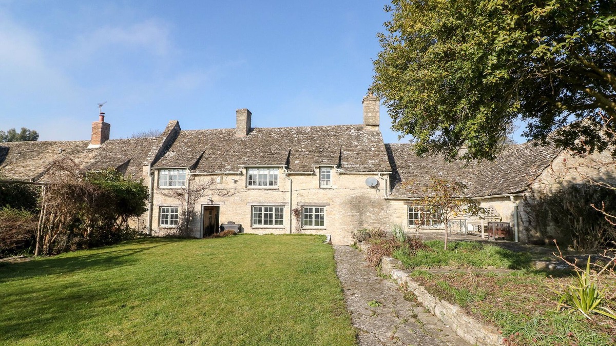 Minster Lovell House | Holly Cottage