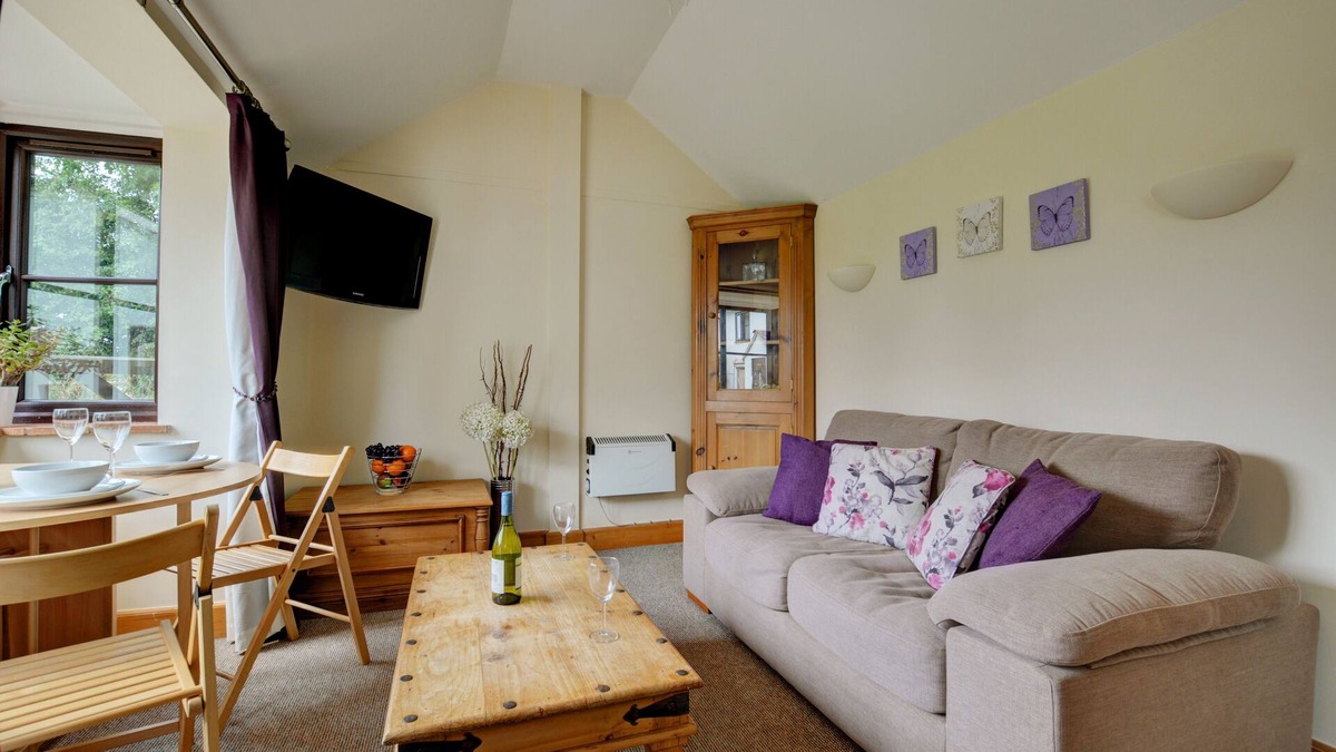 Banningham House | Holly Cottage - One Bedroom House, Sleeps 2