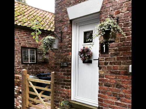 Wold Newton House | Holly cottage Wold Newton, near Yorkshire coast