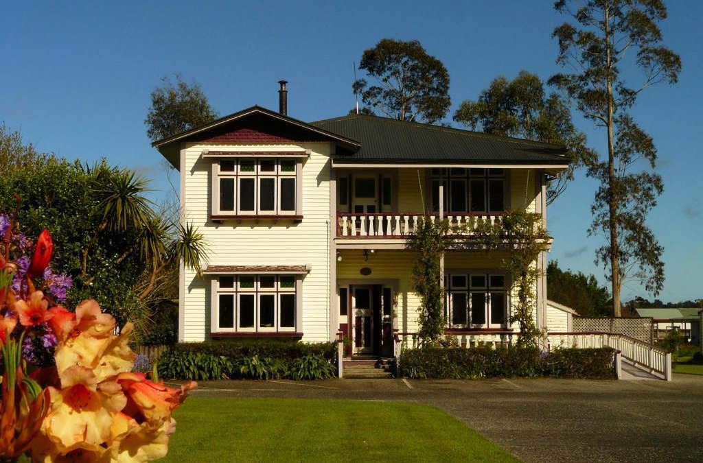 Franz Josef Glacier Bed & Breakfast | Holly Homestead B&B