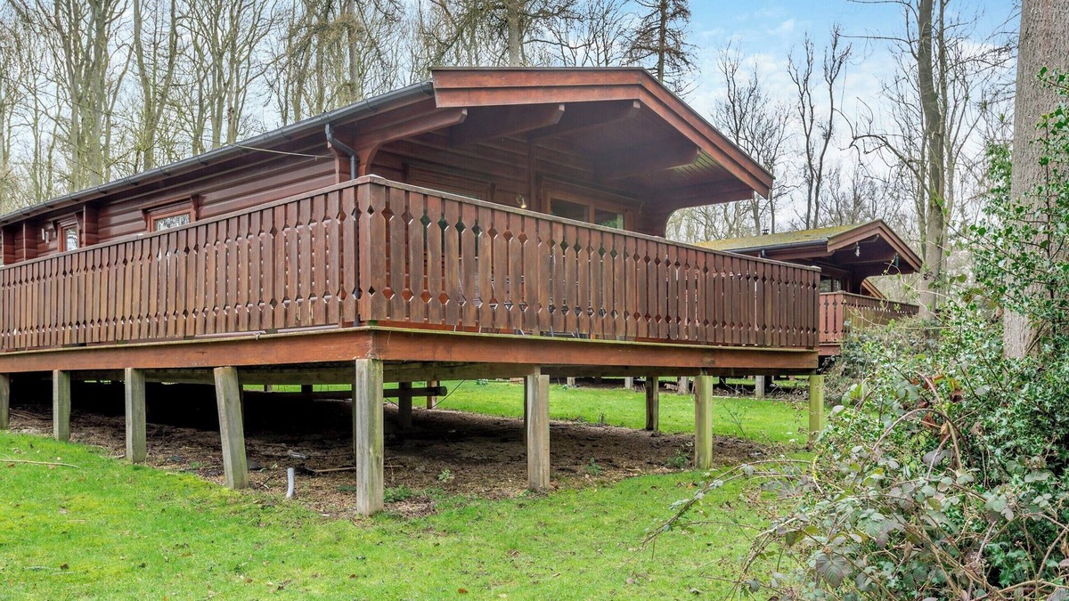 Kenwick Cottage | Holly Lodge - UK37185