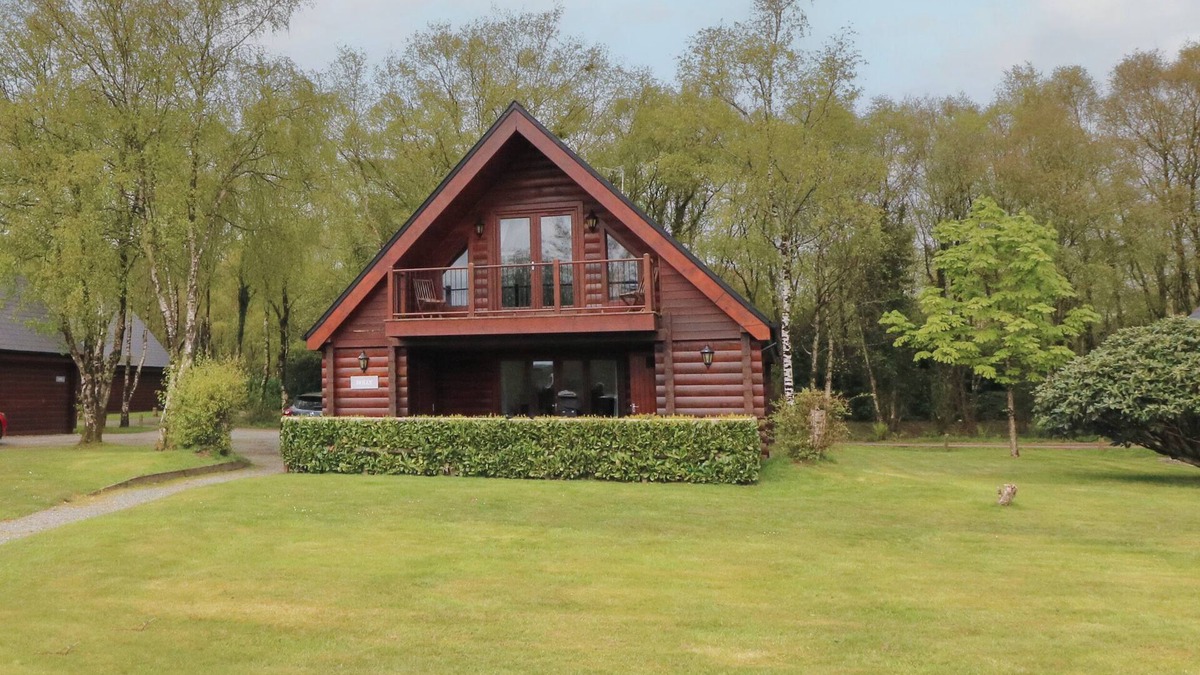 Bridgetown Cottage | HOLLY, pet friendly, luxury holiday cottage, with a garden in Dolton