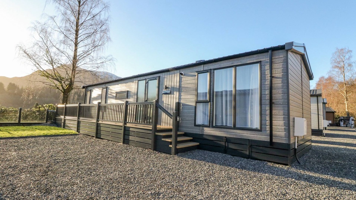 St Fillans Cottage | HOLLYBIRCH, pet friendly, character holiday cottage in St Fillans