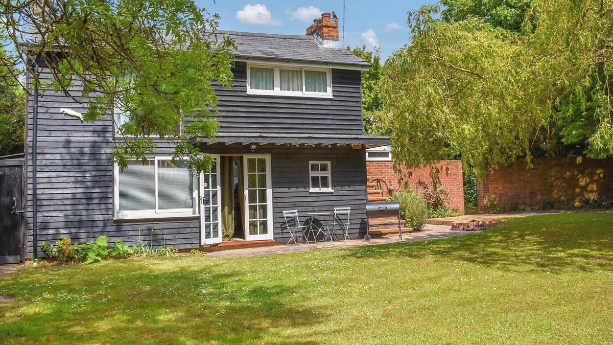 Knebworth Cottage | Hollybush Studio - UK39054
