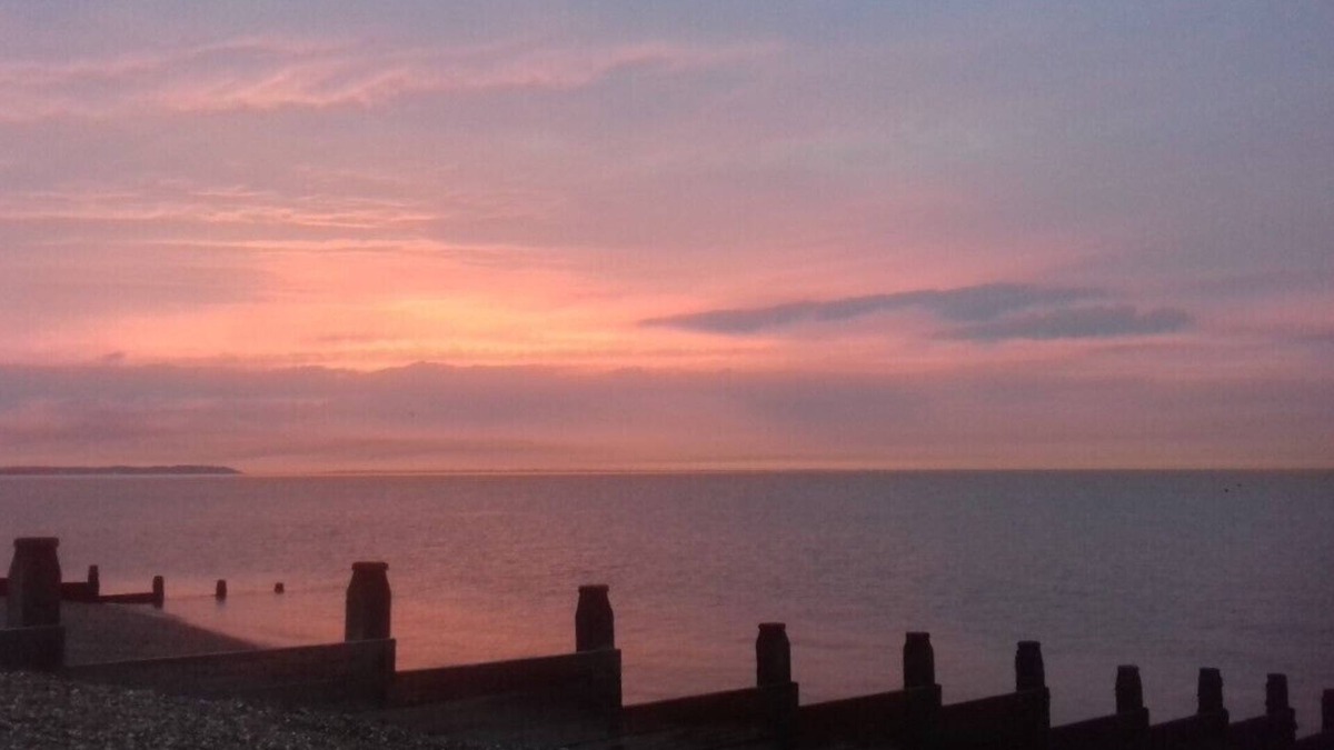 Whitstable Cabin | Hollydene Lodge Holiday Home. A Cosy Country Home