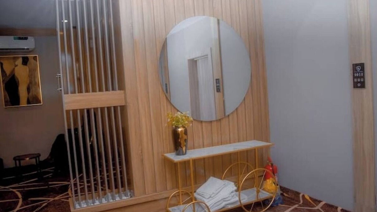Lekki Phase 1 Hotel | Hollywood/Breakfast/LekkiPhase1