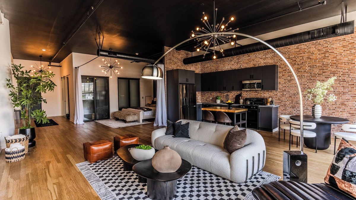 Hollywood Condo | Hollywood Glam Condo on Vine