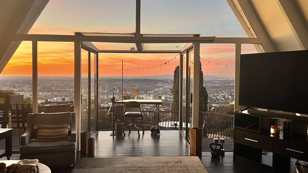 Hollywood Hills West House | Hollywood Hills Zen Modern Villa w/Hot Tub & Jetliner Views