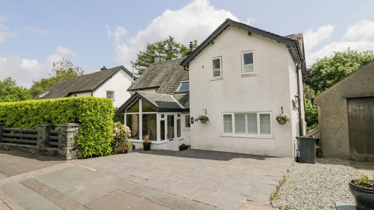Coniston House | HOLME FELL, pet friendly, character holiday cottage in Coniston
