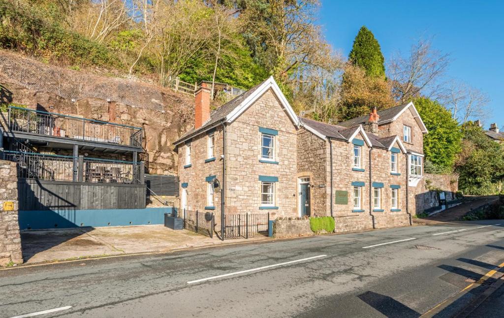 Tintern House | Holmleigh cottage