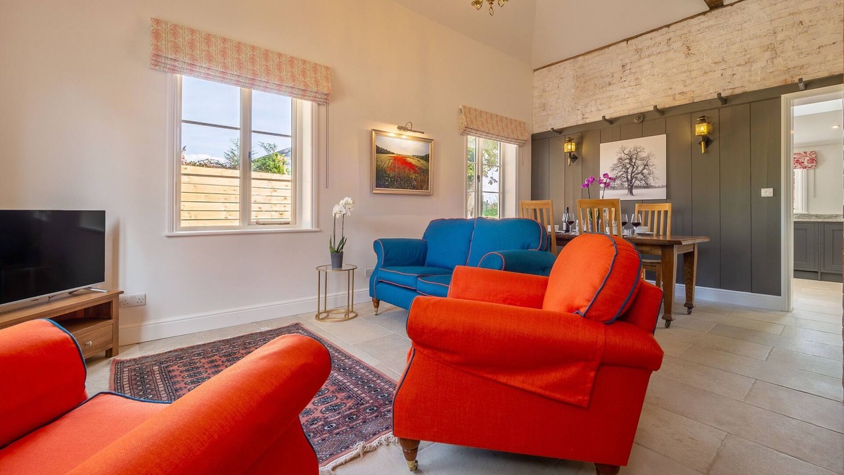 Sudbury Cottage | Holt Coach House - sleeps 4 guests in 2 bedrooms