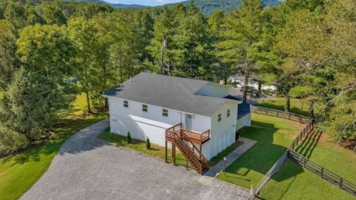 Big Stone Gap Apartment | Holton #1!