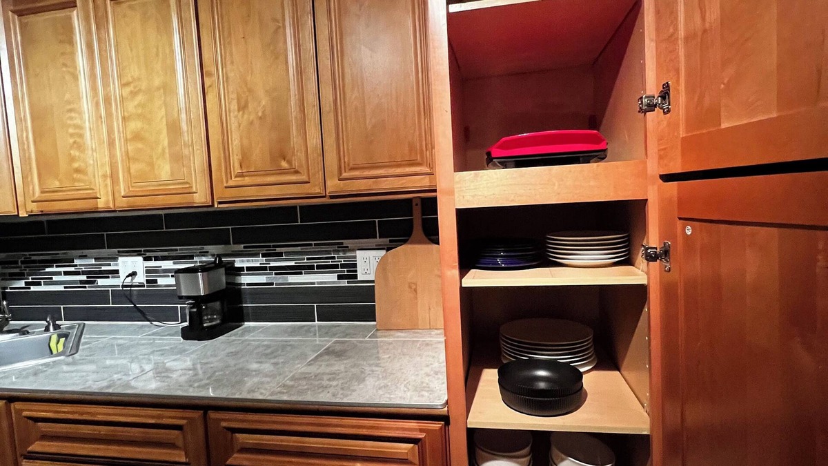 Holyoke House | Holyoke House Oasis - Fast Wifi, Spacious, Quiet Neighborhood