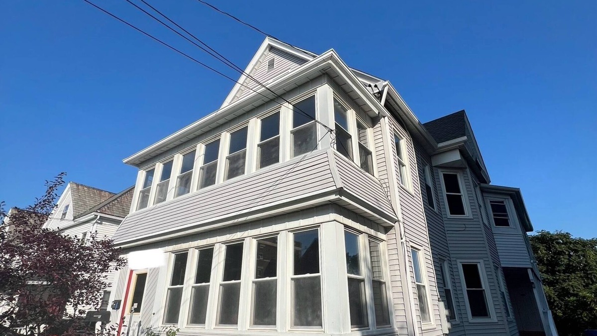 Holyoke House | Holyoke House Oasis - Near Colleges, Cities & More