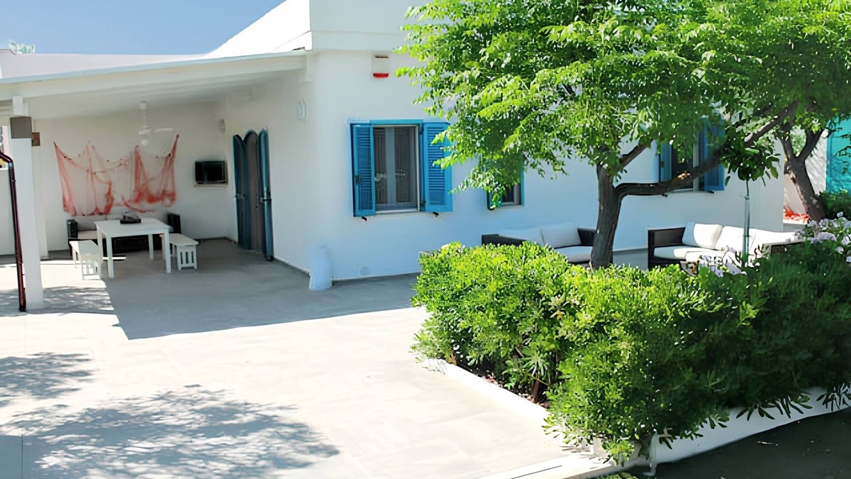Capitolo House | Homerez - Charming house with garden in Monopoli with direct access to the beach