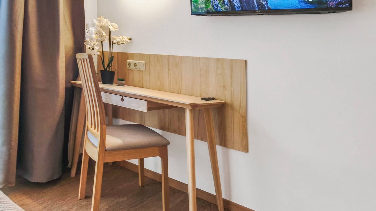 Mitte Apartment | Home 1 - Luxury apartment, near trade fair, in the center of Nuremberg with balcony & parking space