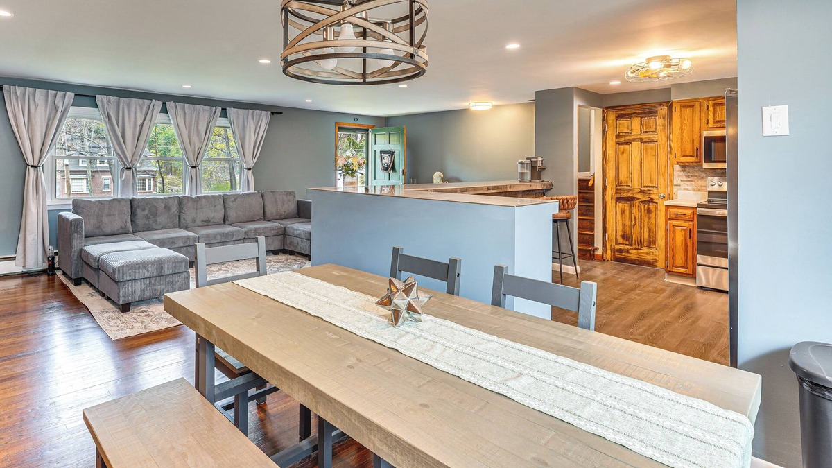 Highland Falls House | Home: 2 Mi to Thayer Gate at U.S. Military Academy