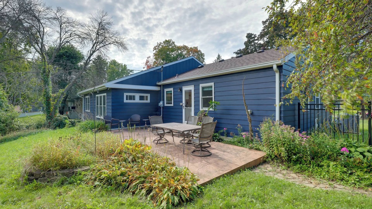 Golden Valley House | Home 8 Mi to Dtwn Minneapolis! Pet-Friendly Yard