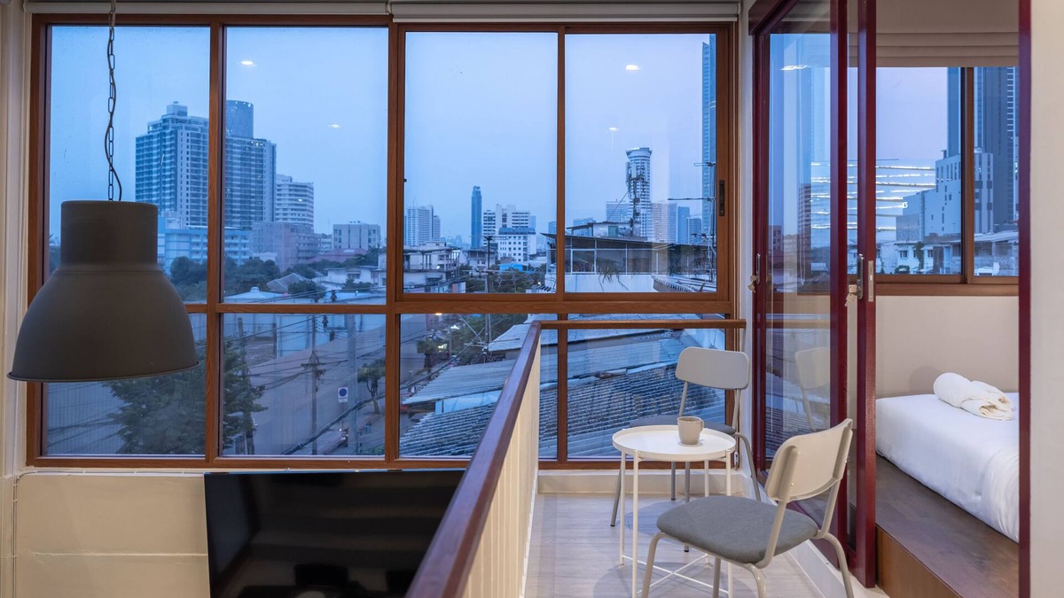 Khlong Ton Sai Apartment | Home away from home for family and friends 10 mins to ICON SIAM Department store