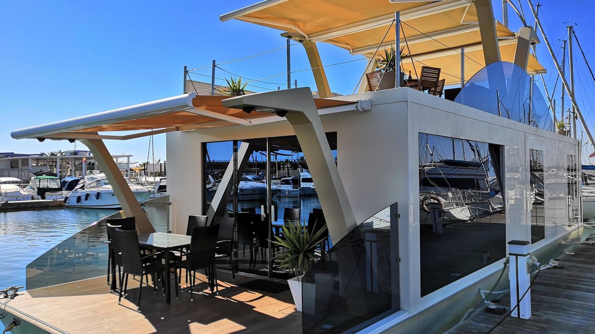Torrevieja Boat Rental | Home Aboard - Floating House comfort, experience and luxury.